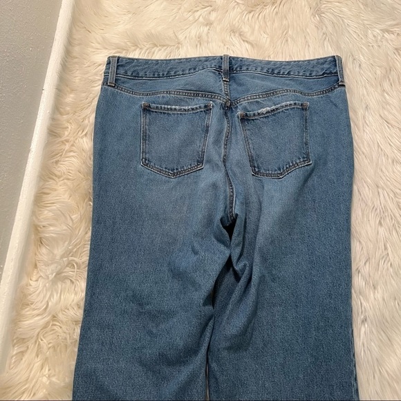 Old Navy Plus Cropped Dad Jean Medium Wash - Picture 9 of 12